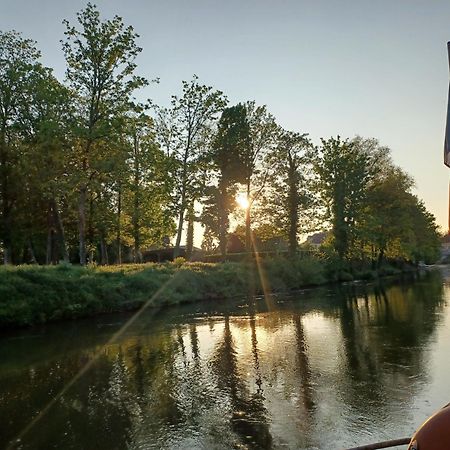 Hotel Sur La Somme A Bord De La Peniche Arche De Noe Pont-Rémy Esterno foto