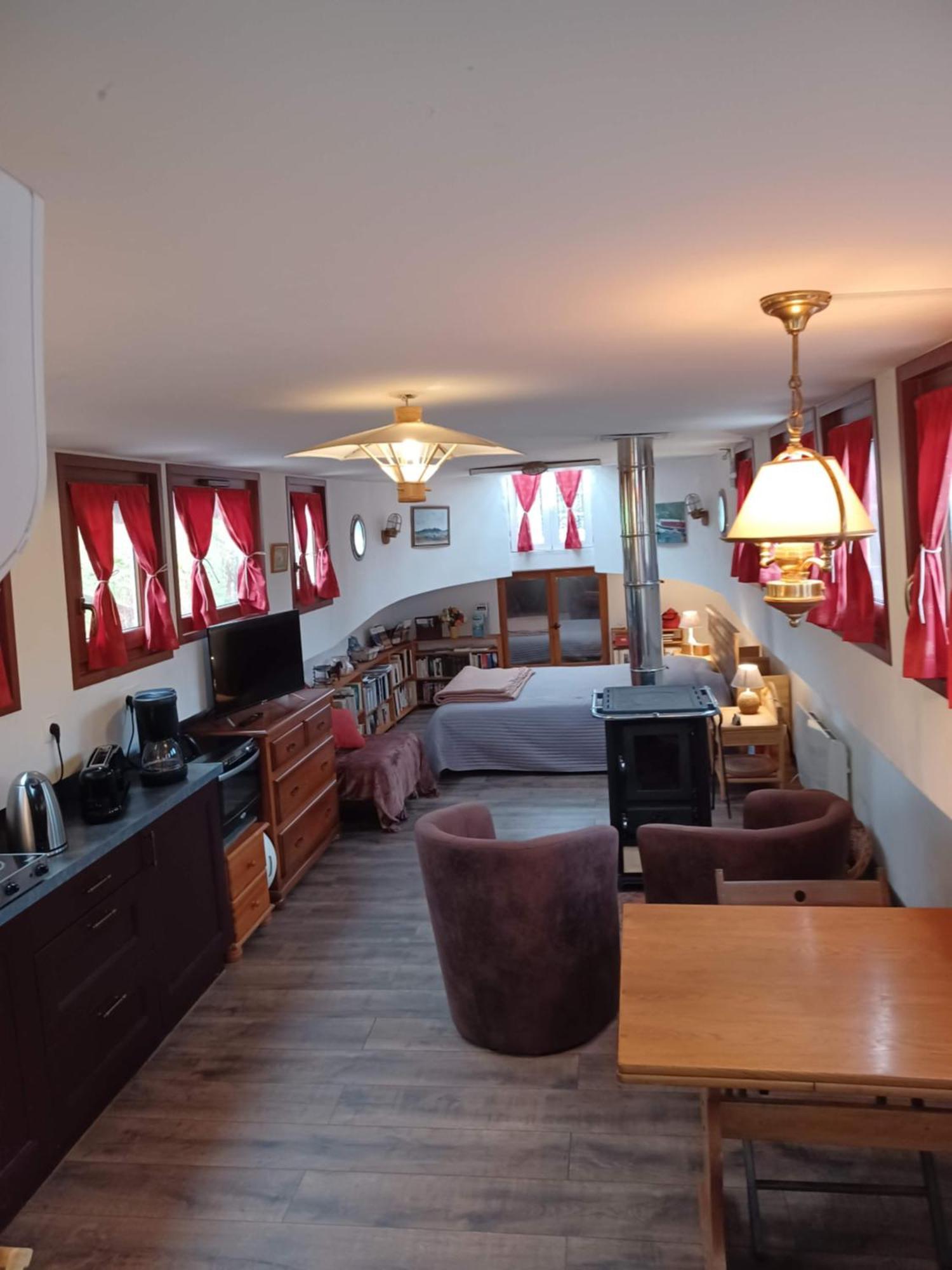 Hotel Sur La Somme A Bord De La Peniche Arche De Noe Pont-Rémy Esterno foto